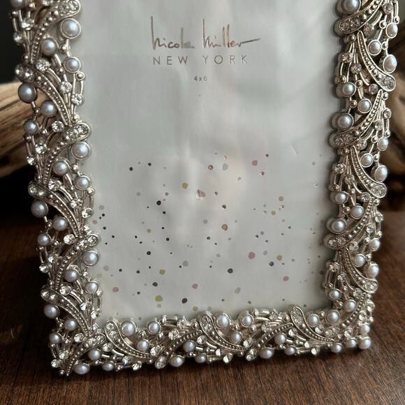 Nicole Miller Photo Frame 4x6 silver pearl crystal design - Picture 3 of 5